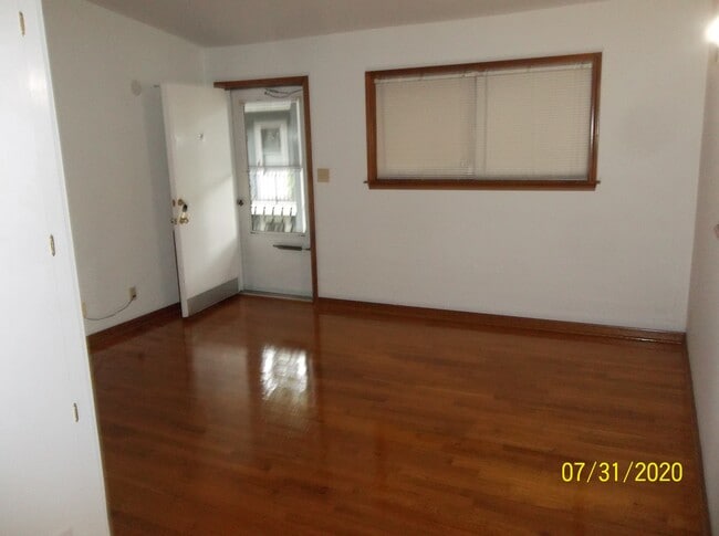 Photo - 929-933 Kentucky St