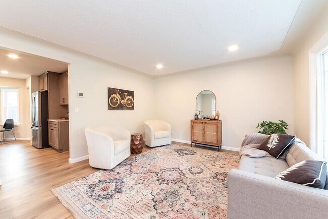 Photo - 1647 Sylvan Ave SE