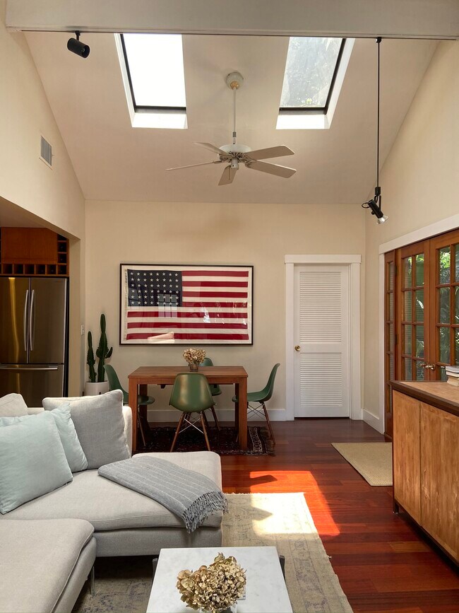 Photo - 734 Milwood Ave