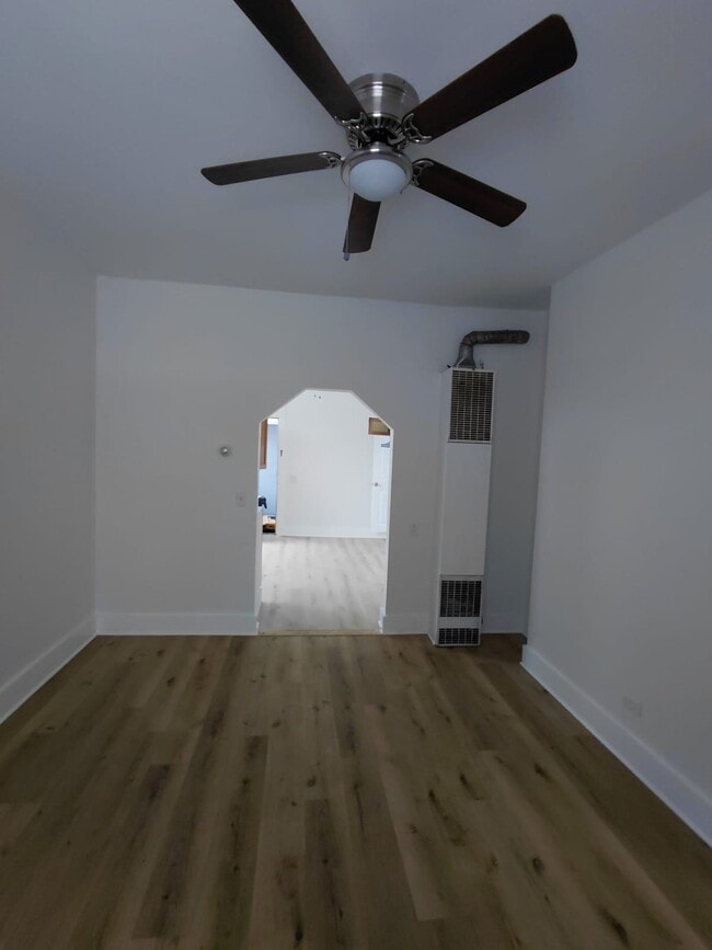 Photo - 1018 W 32nd Pl Unit 2nd floor front