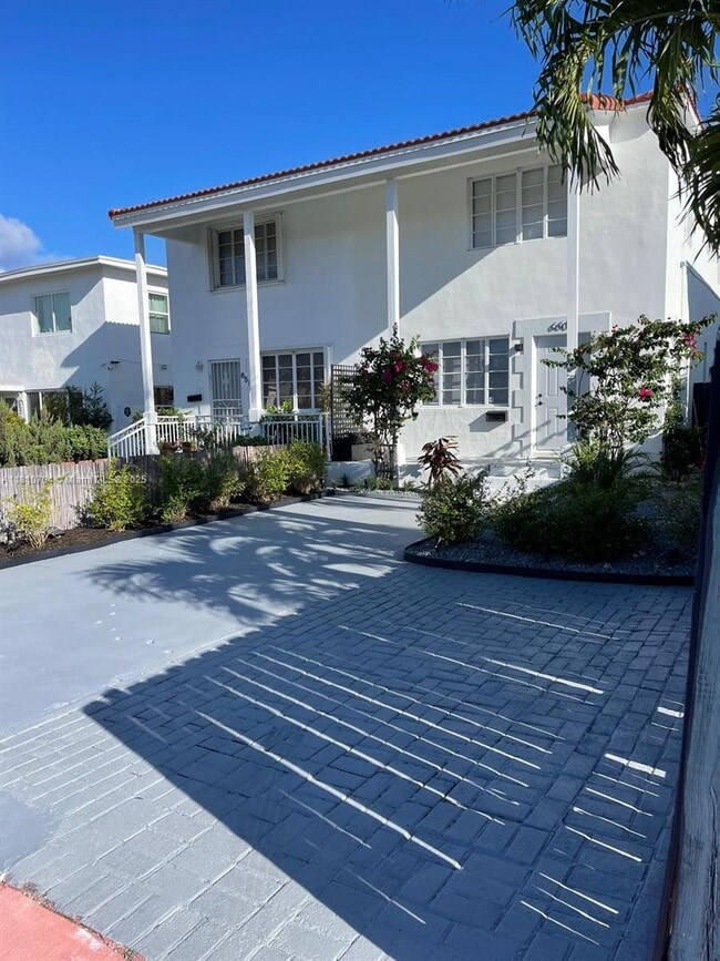 Building Photo - 660 86th St Rental