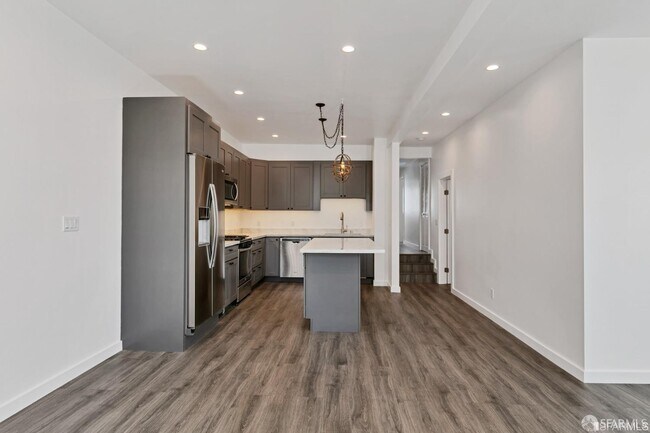 Photo - 68 Cayuga Ave