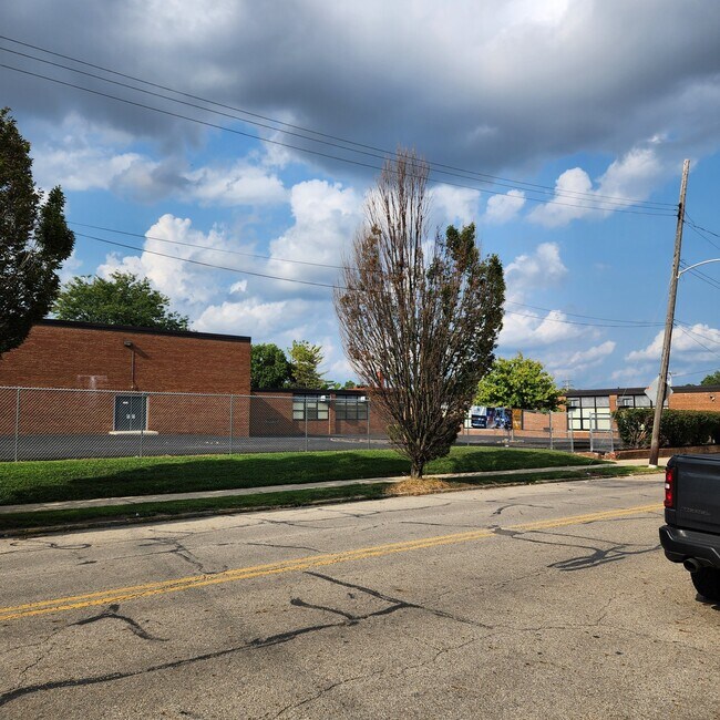 Photo - 1455 E Mound St