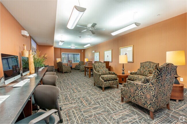Mariposa at Elk Drive- Business Lounge