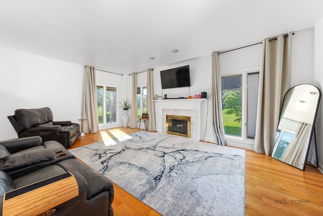 Photo - 14 Pentwater Dr
