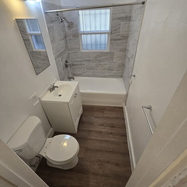 Photo - Normandie Apts.