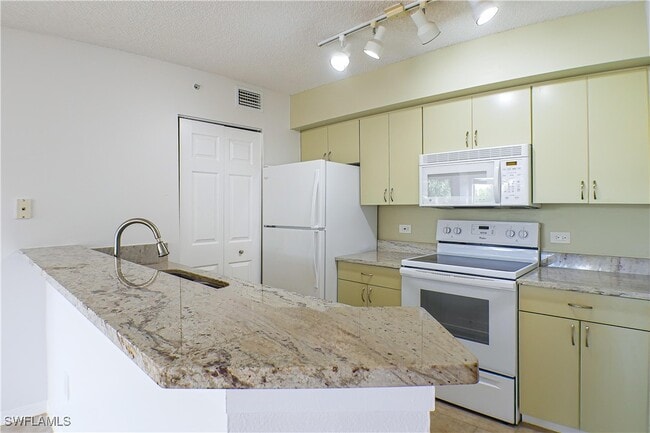 Photo - 8861 colonnades Ct W Unit 221