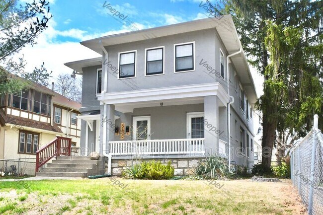 Photo - 5400 Harrison St