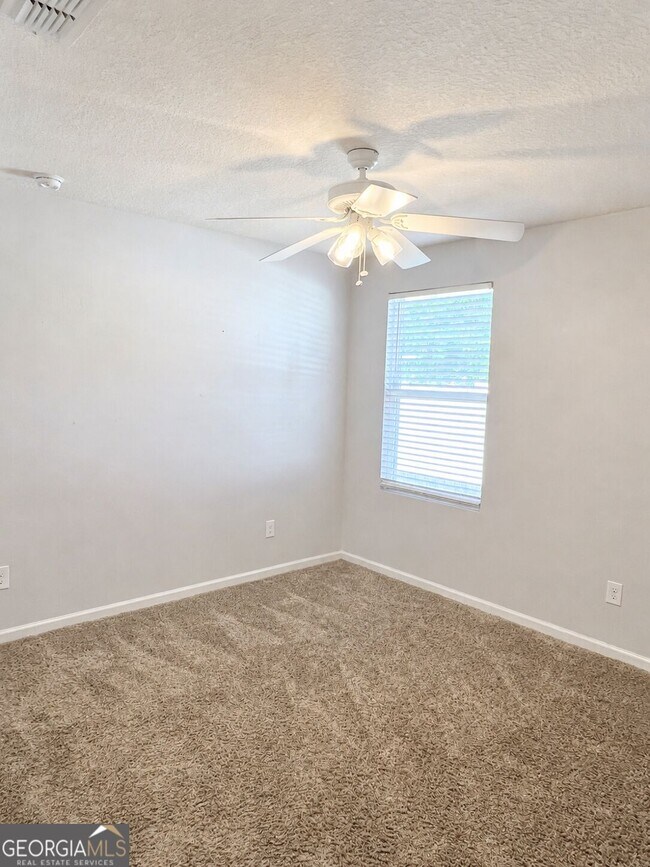 Photo - 204 Hayworth Ct