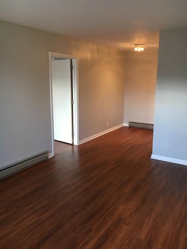 Living Area - 2601 Hillsboro Pike Unidad C-11