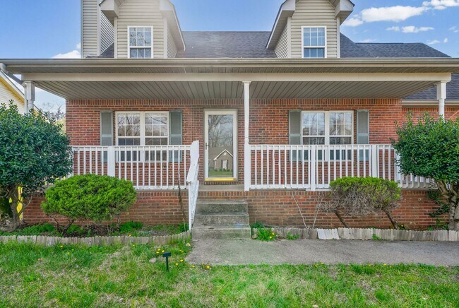 Photo - LARGE FENCED IN YARD!!!