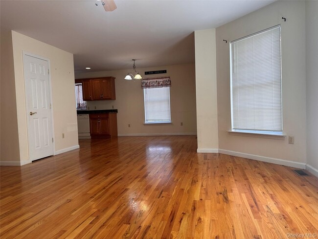 Photo - 105 N Montgomery St Unidad B1  3