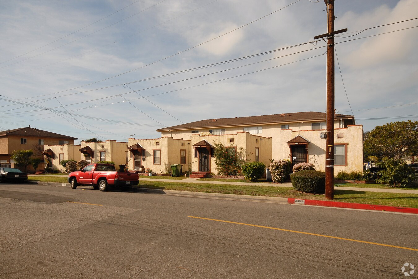 Photo - 2401-2407 S Leland St