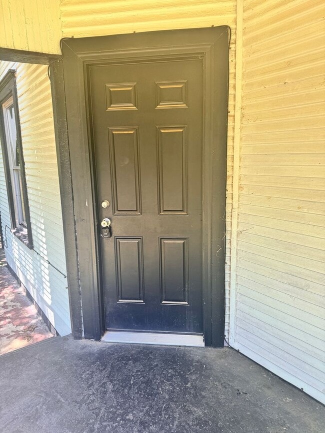 Building Photo - Now Available – 3 Bedroom Home with Bonus ...
