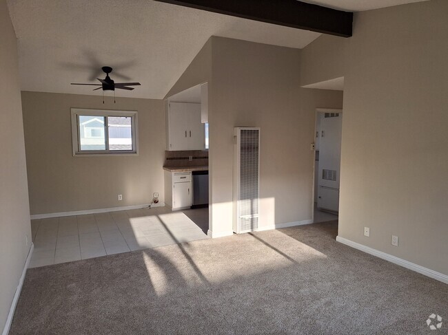 Building Photo - 2113 Gates Ave Unit B Rental