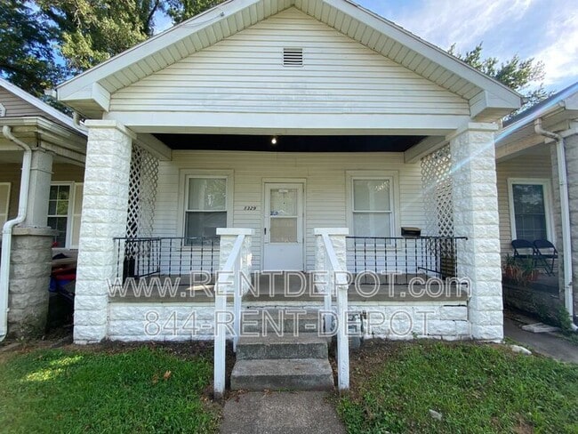 Building Photo - 1329 E Illinois St