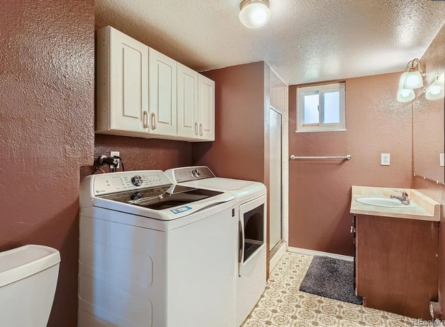 Photo - 566 Voiles Dr