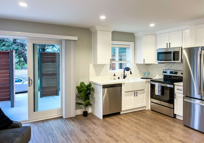 Photo - Skylark Apartments