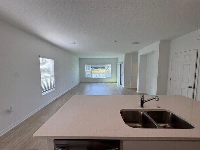 Photo - 466 Thompson Vlg Ave