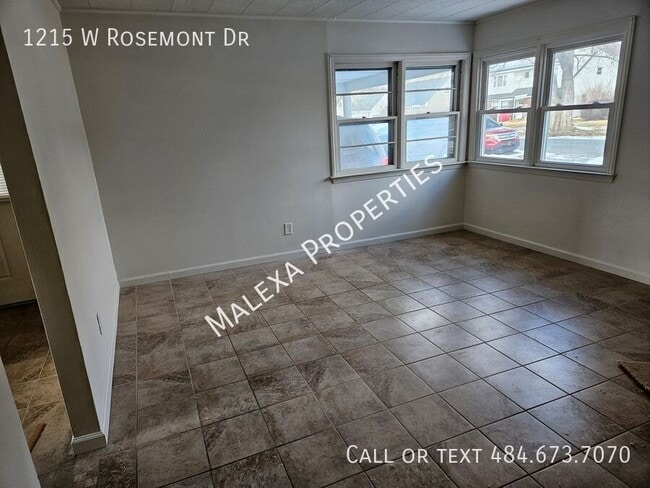 Photo - 1215 W Rosemont Dr