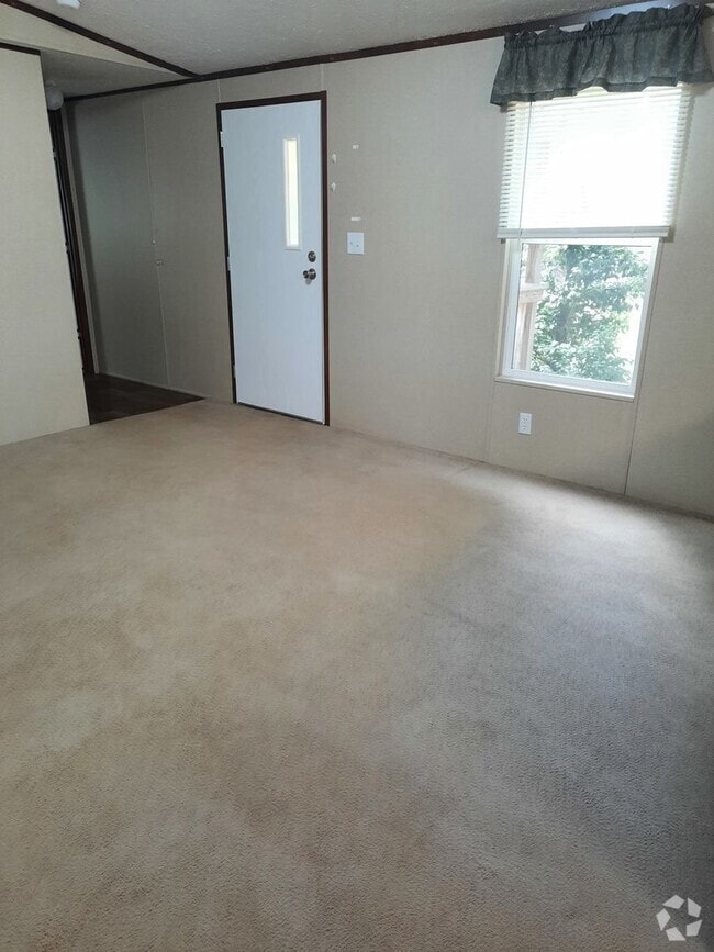 Building Photo - $1000 - 2 Bedroom / 2 Bath Mobile Home in ...