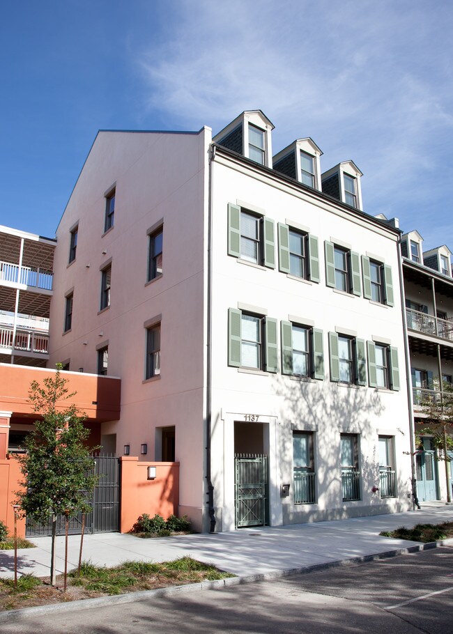Aloysius Apartments