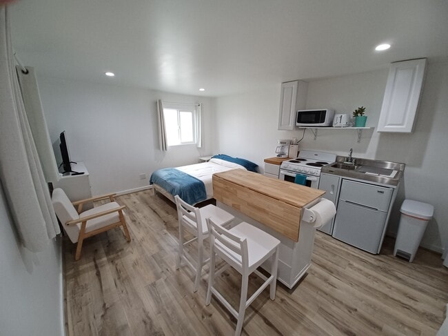 Photo - 3125 Curts Ave Unit Studio