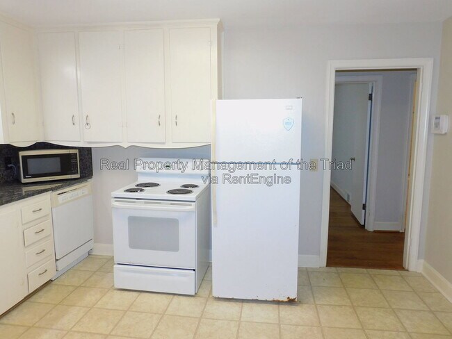 Photo - 715 S Hawthorne Rd