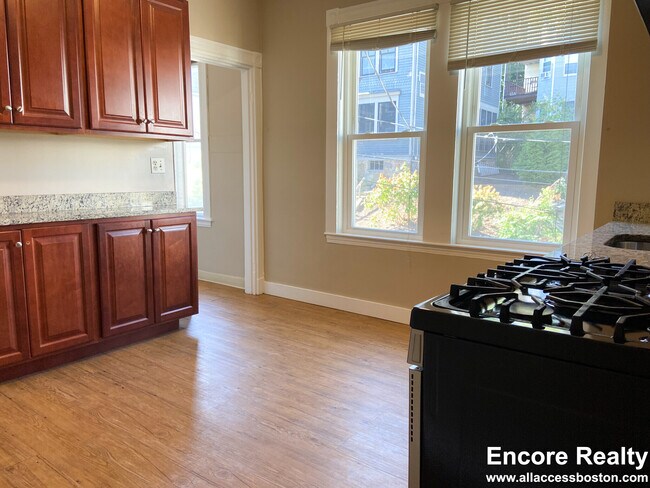 Photo - 8-8 Sunset St Unit 2