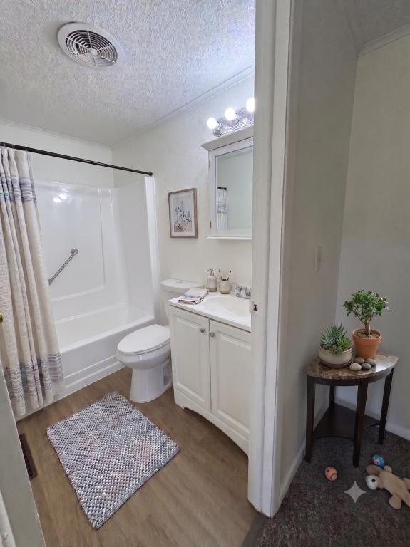 Photo - 620 Briar Manor