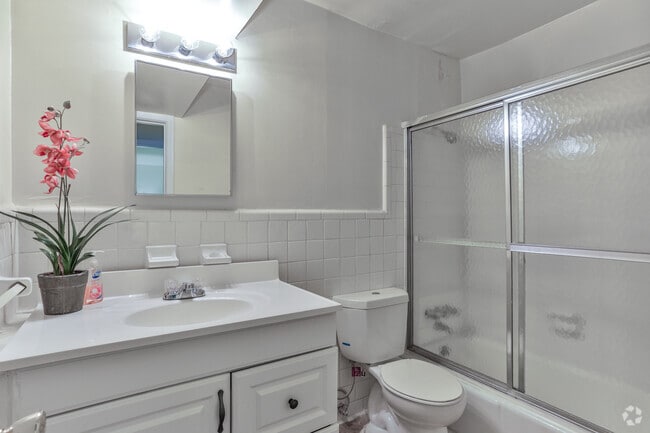 1BR, 1BA - 1,250 SF - Reserve at Maple Ridge