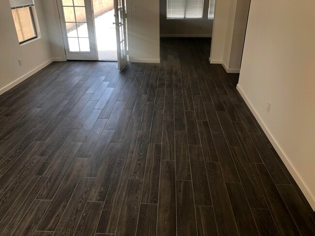 Photo - 147 Coventry Dr