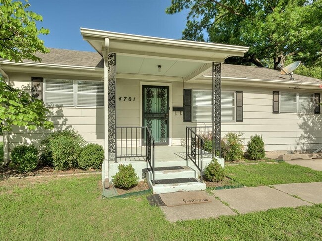 4701 N Peniel Ave