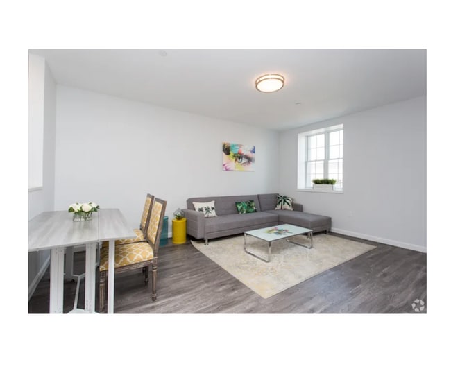 Building Photo - 1540 Commonwealth Ave Rental