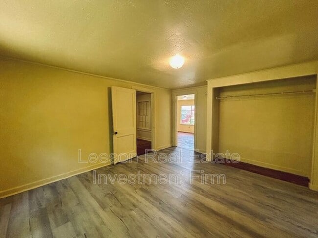 Photo - 2520 Merwin St