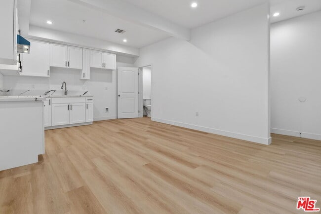 Photo - 11444 Oxnard St Unit 1/2