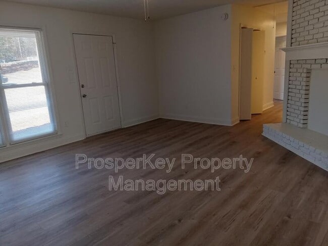 Photo - 1100 43rd Ct