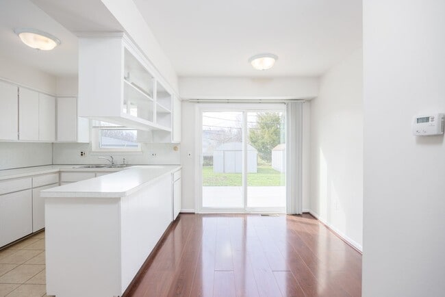 Photo - 1717 Nakota Rd