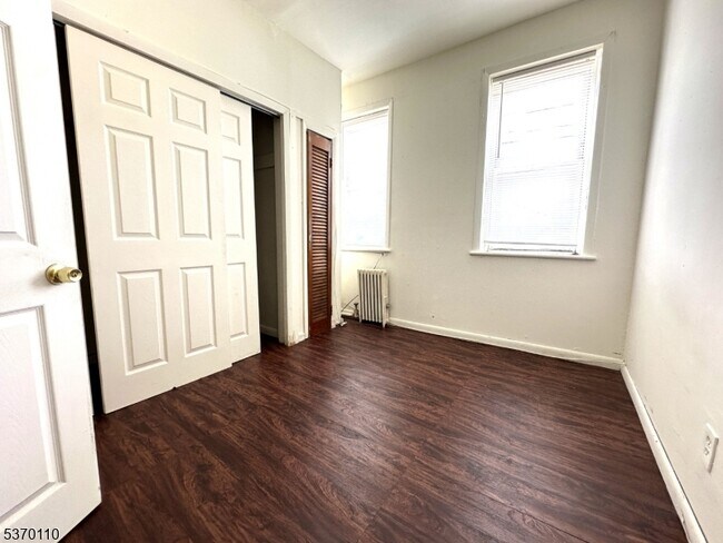 Photo - 528 Valley Brook Ave