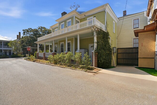 Photo - Savannah's Victorian Historic District