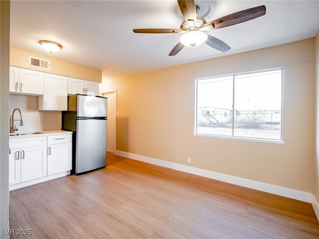 Photo - 6217 Burgundy Way