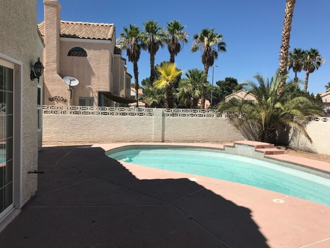 Photo - 3 Bedroom in Desert Shores!