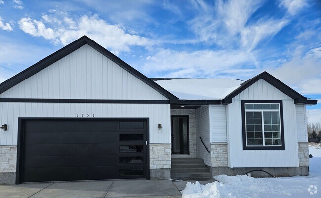 Building Photo - Brand New 4 Bedroom Home In Ivywood Subdiv...