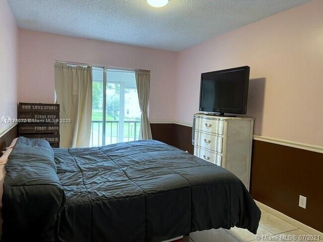 Photo - 4133 NW 88th Ave Unidad 204