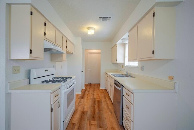 Photo - 10906 Maple Rock Dr