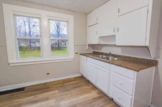 Photo - 3862 E 57th St Unidad 2