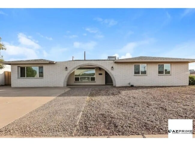 Building Photo - 8422 E Hubbell St