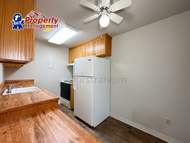 Building Photo - 1681 N Laurel St Unit #109