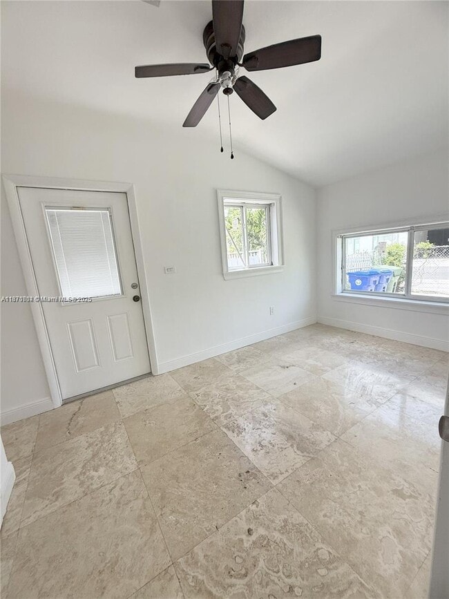 Photo - 1450 NW 35th St Unidad 1