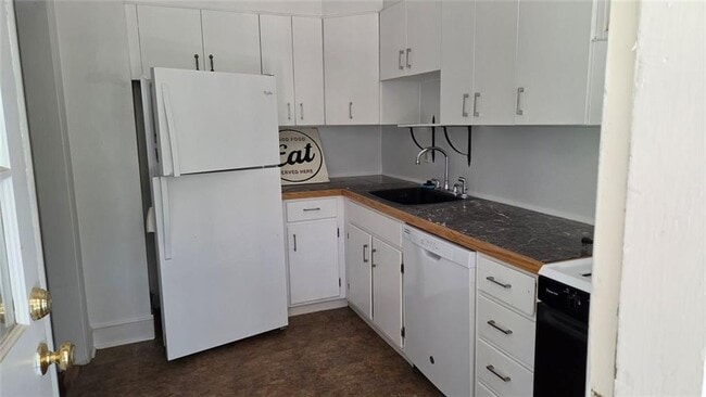 Photo - 1845 Monroe Dr NE